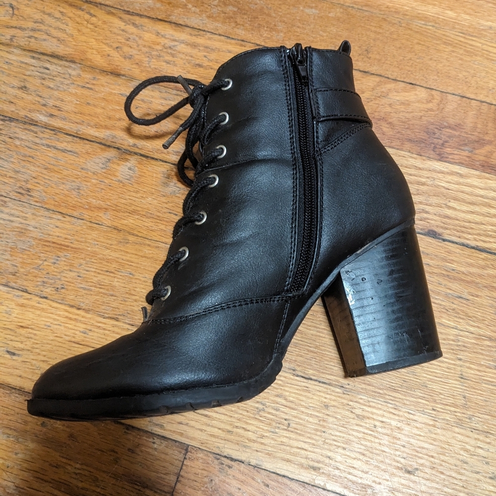 Witchy Black Brash Booties Lace Up Size 7.5 - Picture 5 of 11